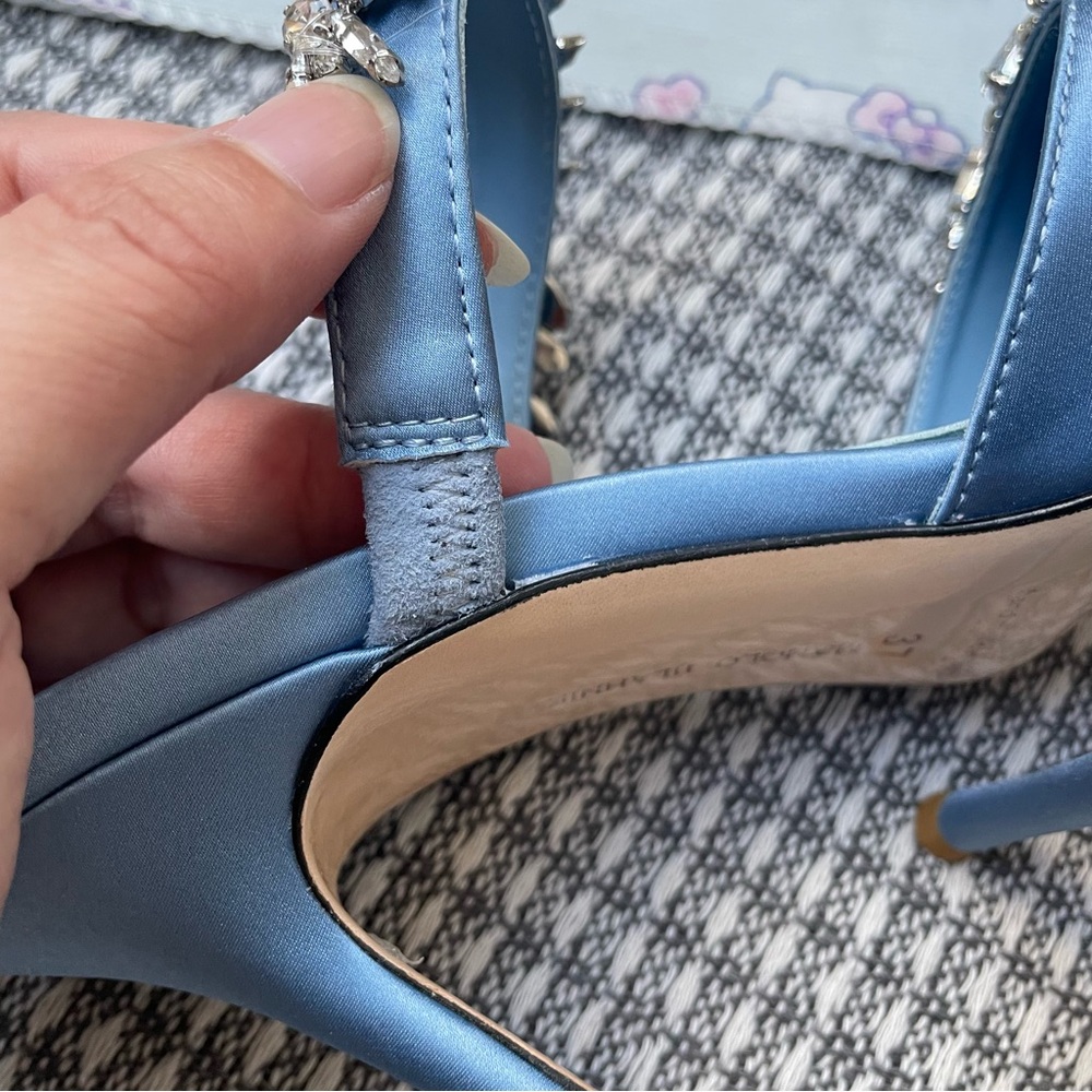 Manolo Blahnik Blue Embellished Pointed-Toe Mules - Picture 8 of 9